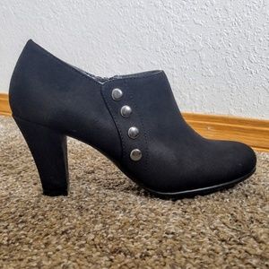 Aerosoles Heeled Booties, Faux Suede Black Size 6